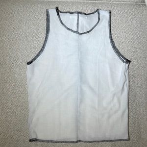 The Perfect White Tank! Caution to The Wind sz M